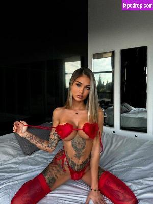 Elizabeth Definhy leak #0082