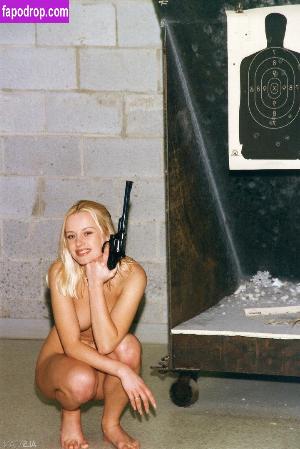 Gun Bunnies leak #0166