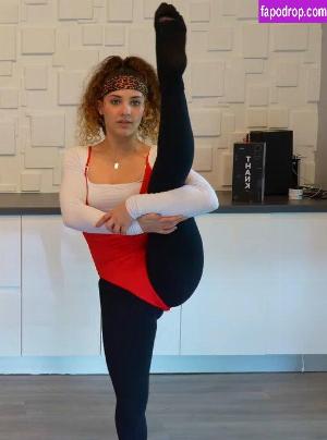 Sofie Dossi leak #0163