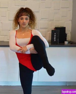 Sofie Dossi leak #0156