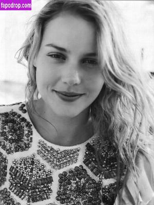 Abbie Cornish leak #0008