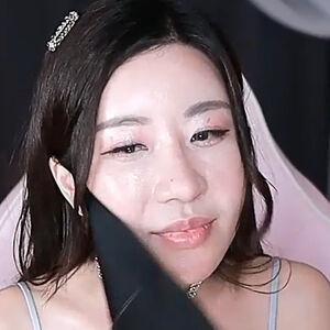 Lady Vella leak #0005