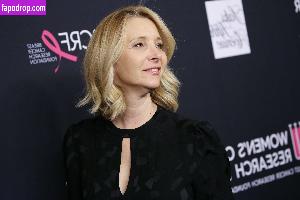 Lisa Kudrow leak #0055
