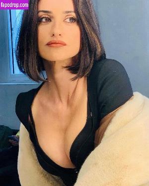 Penelope Cruz leak #0035