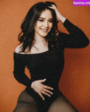 Daniela Flores leak #0014