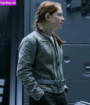 Mina Sundwall photo #0015