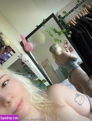 Monochromesan photo #0103