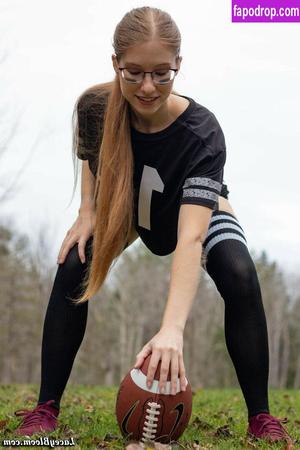 Lacey Bloom photo #0260