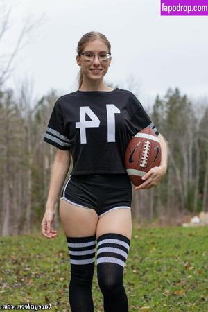 Lacey Bloom photo #0255