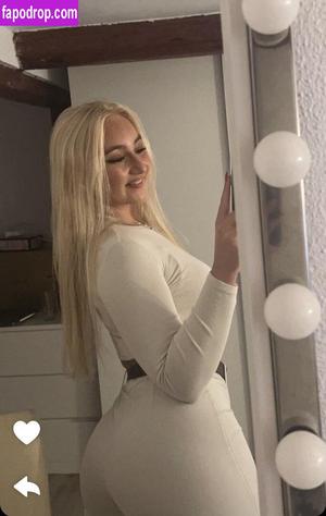 Lara-Charlotte photo #0008