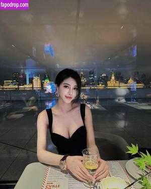 June Gong photo #0039