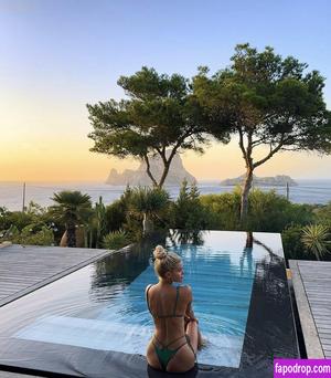 Pamela Reif photo #0839