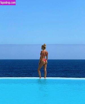 Pamela Reif photo #0835