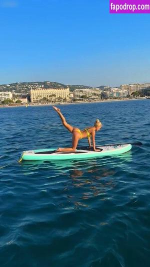 Pamela Reif photo #0823